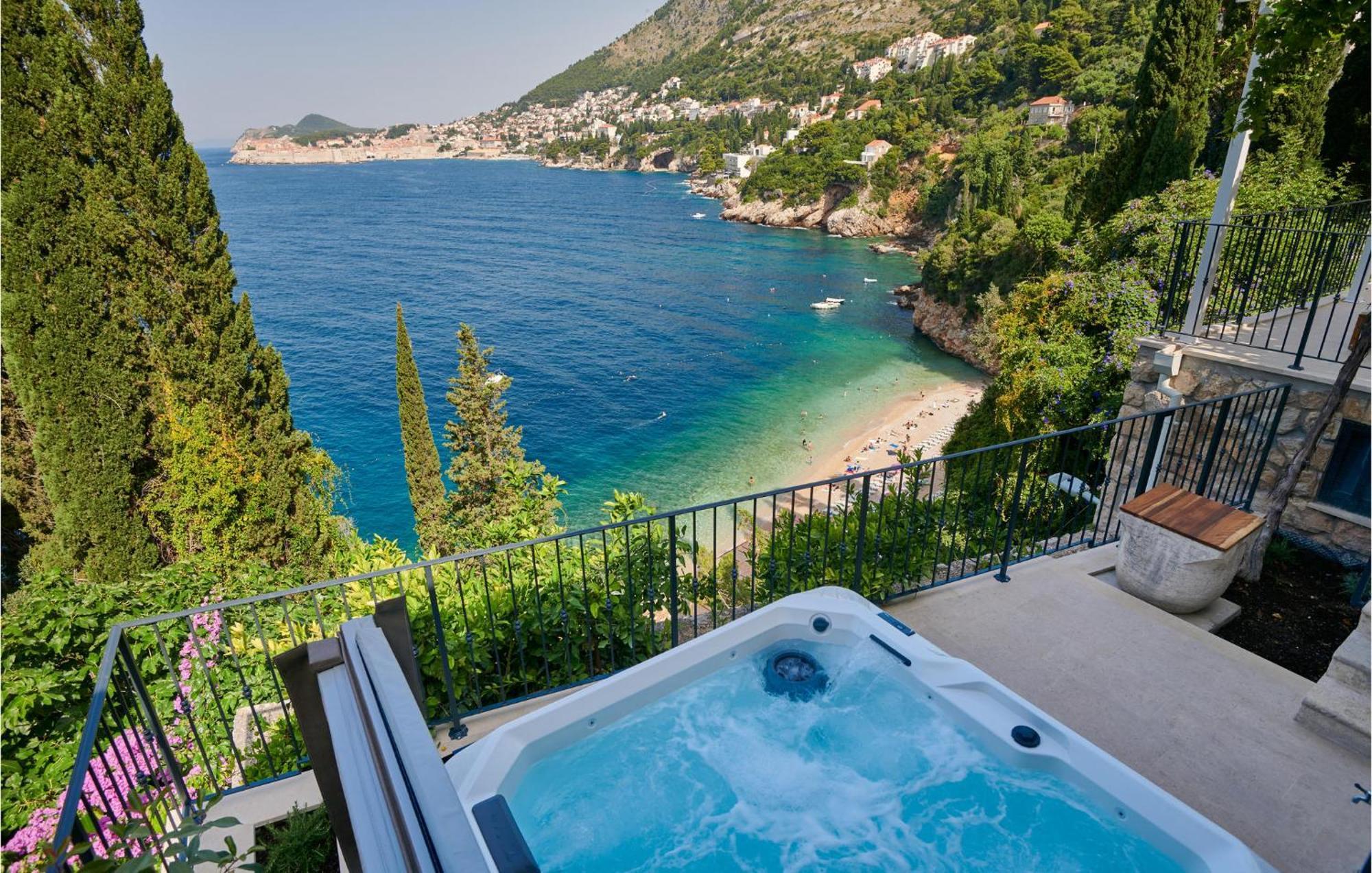 Beautiful In With Jacuzzi Appartement